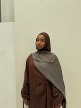 Load image into Gallery viewer, Lameesa Closed Linen Abaya | Cocoa