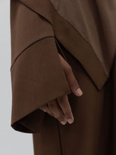 Load image into Gallery viewer, Alaïa closed abaya | Camel